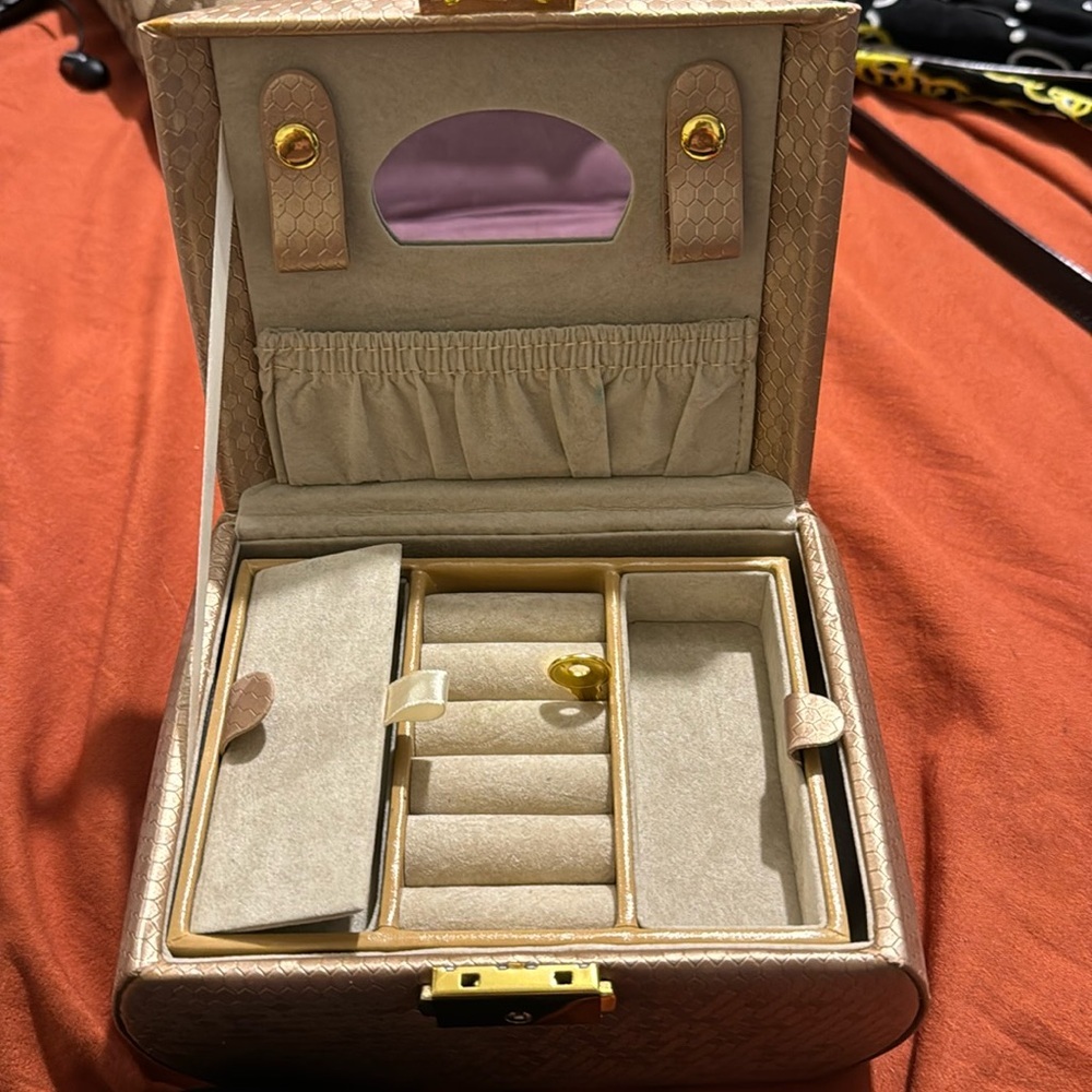 Jewelry box Tuscan
